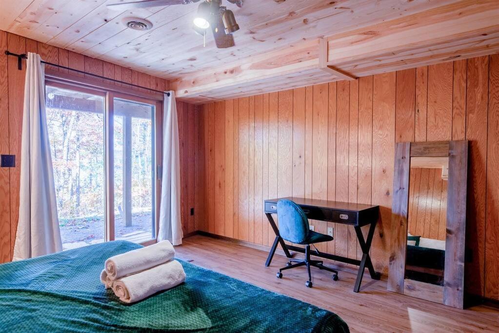 Fall Getaway Resort-3 King Suites, Dog-Friendly Seeley ภายนอก รูปภาพ